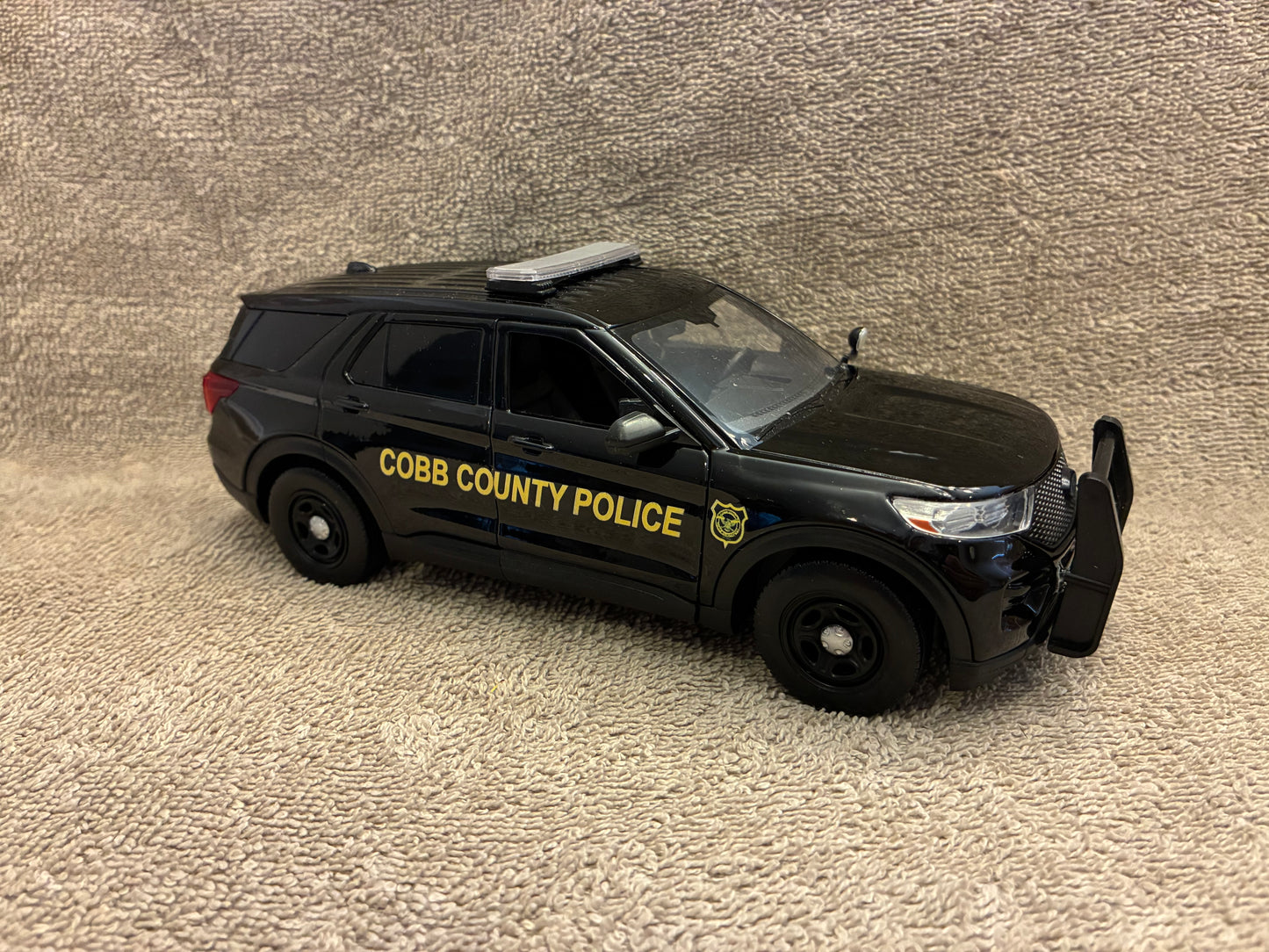1/24 Scale 2022 Ford Explorer Cobb County Georgia Police Car – Custom Made Diecast Model Replica – Non Working Lights – Highly Detailed