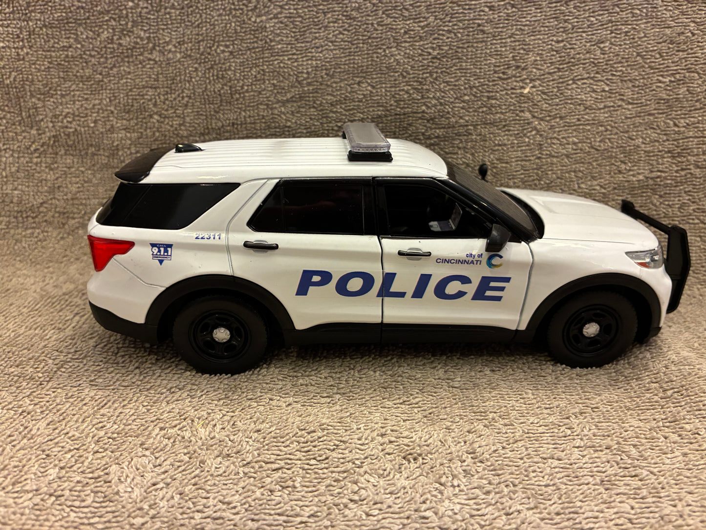 1/24 Scale 2022 Ford Explorer Cincinnati Police Diecast Model Car – Custom Made Replica – Non Working Lights – Highly Detailed