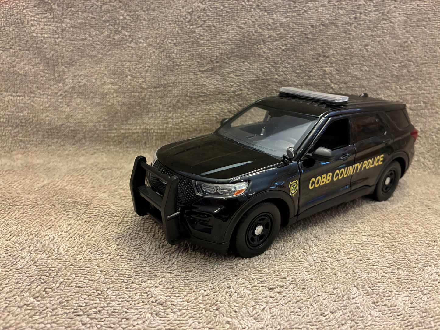 1/24 Scale 2022 Ford Explorer Cobb County Georgia Police Car – Custom Made Diecast Model Replica – Non Working Lights – Highly Detailed